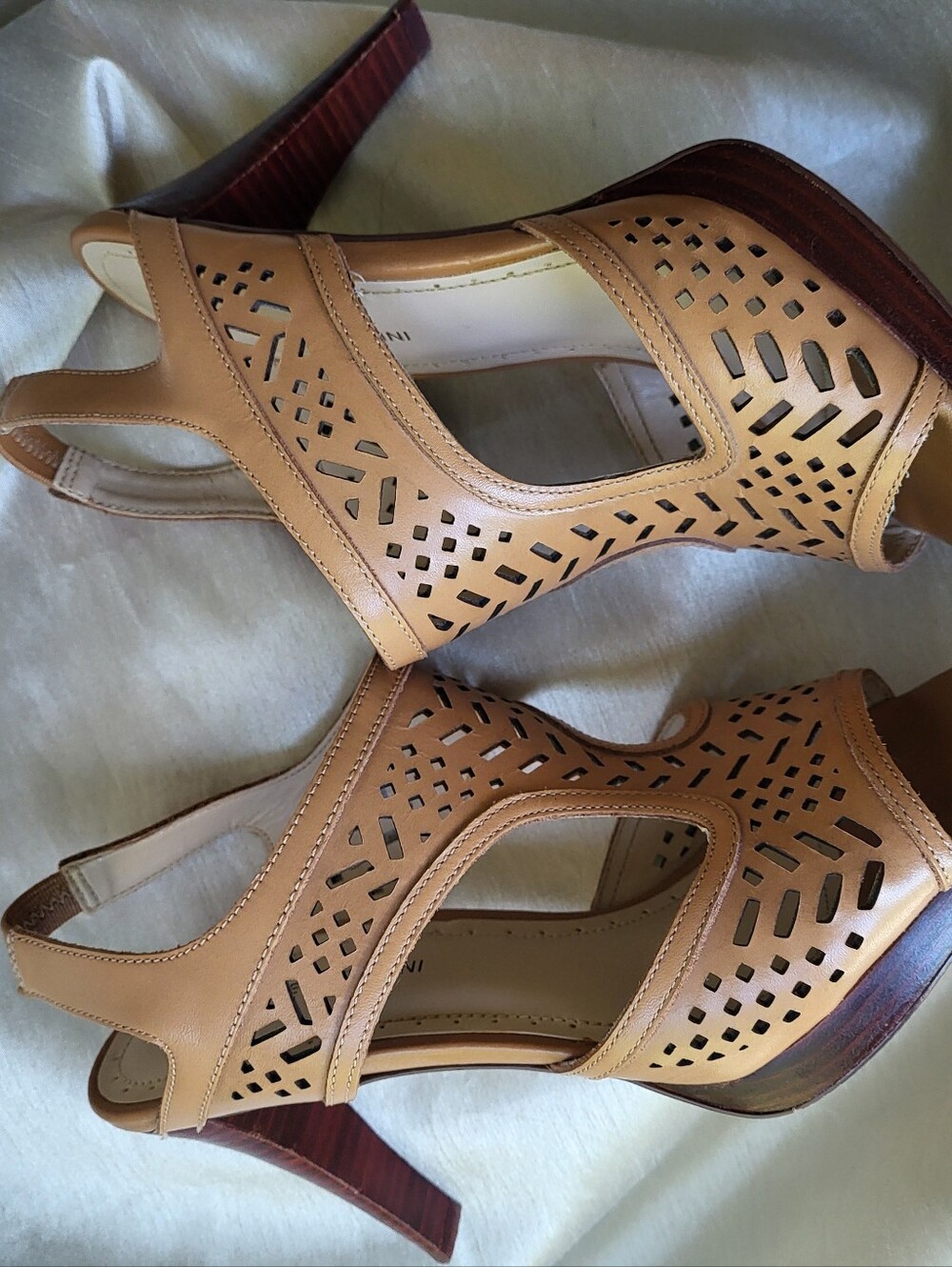 Adrienne Vittadini Tan Leather Cutout Open Toe Slingback Heels 8.5M - Picture 5 of 16